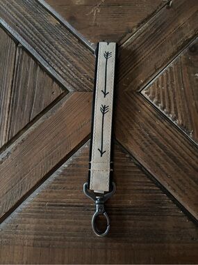 thirty-one Beige and Black Arrow Wristlet Keychain